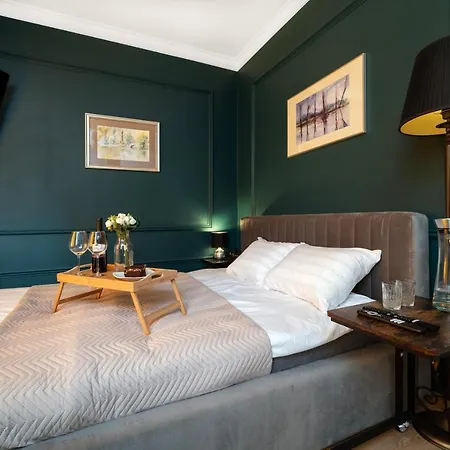 Polonia Palace By Rentujemy Szálloda *