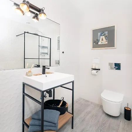 Polonia Palace By Rentujemy Hotel